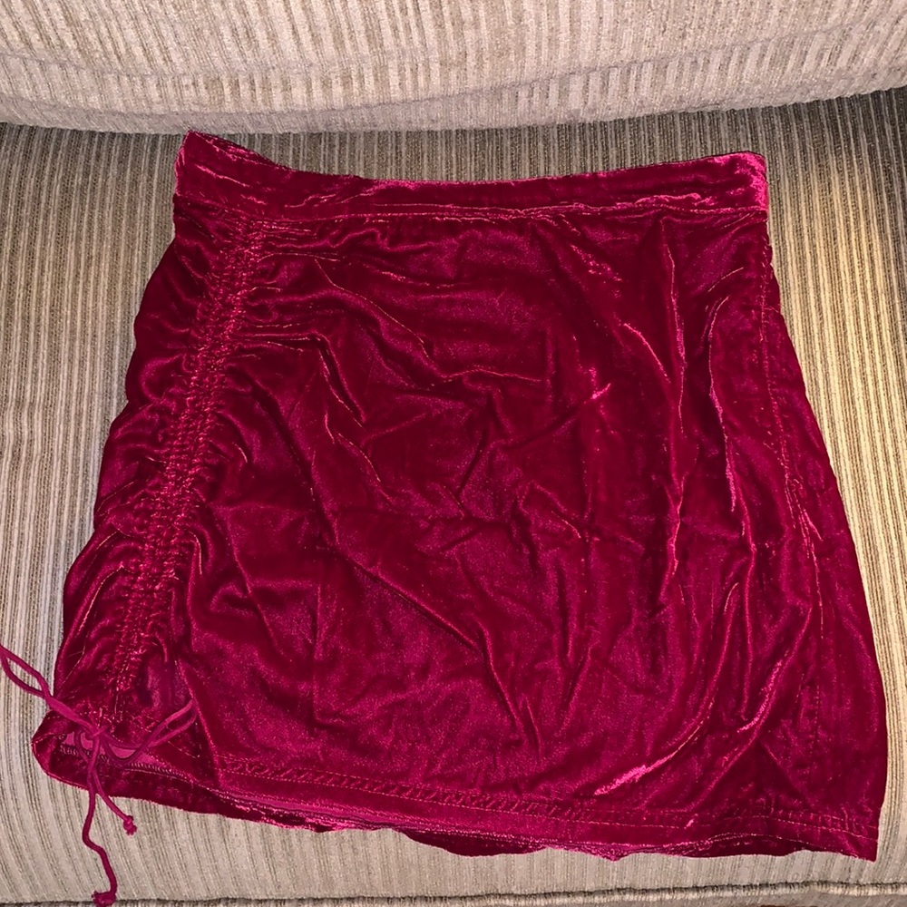 Dark pink FREE PEOPLE velvet skirt